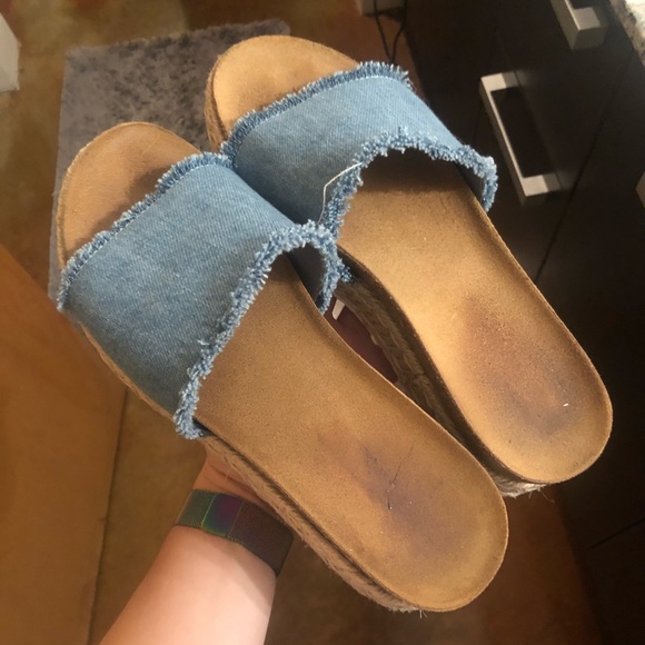 *** SOLD *** Steve Madden Kolten Denim Sandals - Picture 2 of 6